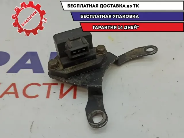 Датчик ускорения Hyundai Getz 39360-22040. С кронштейном.
