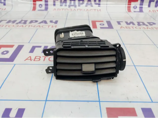 Дефлектор воздушный центральный правый Hyundai Grand Starex (TQ) 974604H000WK