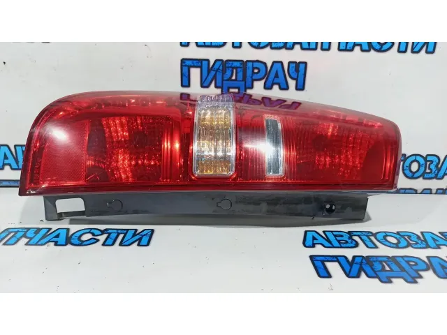Фонарь задний левый Hyundai Grand Starex TQ-2 924014H030.