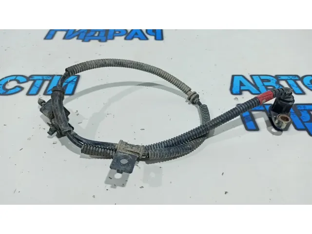 Датчик ABS задний правый Hyundai Grand Starex TQ-2 956804H000.