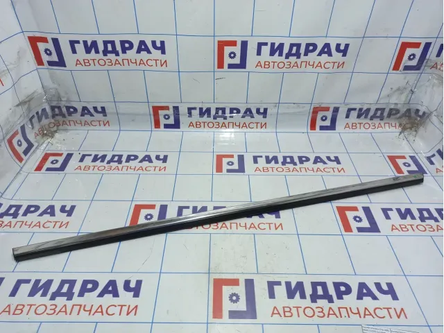 Накладка стекла заднего правого Hyundai Grandeur (TG) 83220-3L000