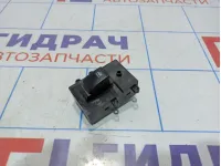 Кнопка стеклоподъемника заднего левого Hyundai Grandeur (TG) 935803L000K7