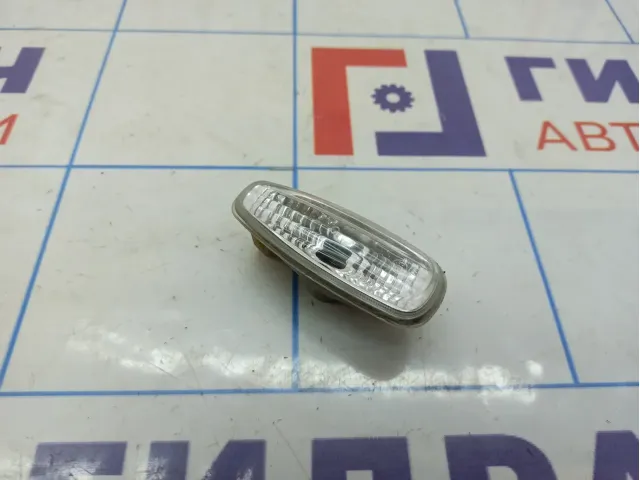 Повторитель на крыло белый Hyundai Grandeur (TG) 92303-3L100