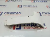 Накладка фары левая Hyundai HD78 86315-5K000. Потертость, сломано крепление.