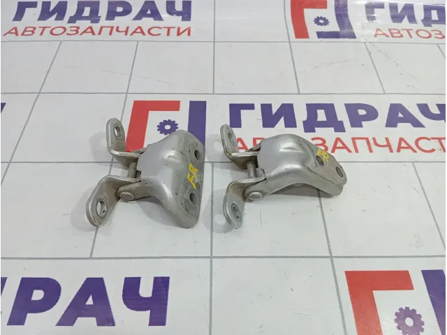 Петли двери передней правой Hyundai i30 (GD)