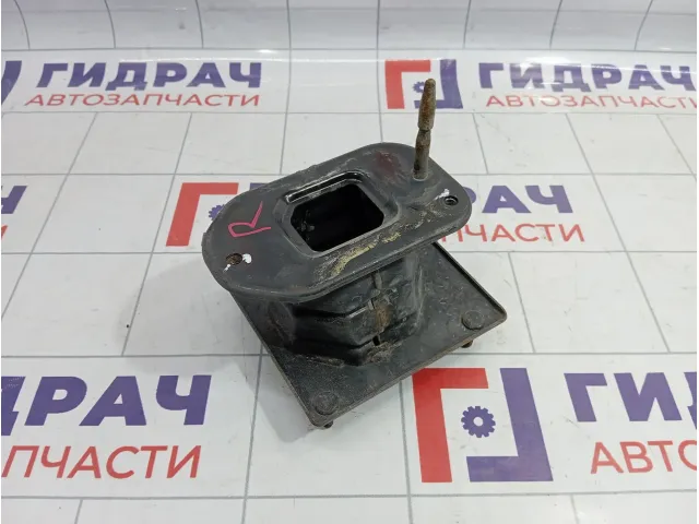 Кронштейн усилителя заднего бампера правый Hyundai i30 (GD) 86642A6000