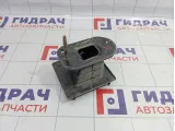 Кронштейн усилителя заднего бампера правый Hyundai i30 (GD) 86642A6000