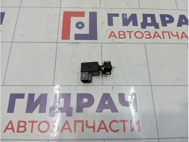Датчик включения стопсигнала Hyundai i30 (GD) 938103S000
