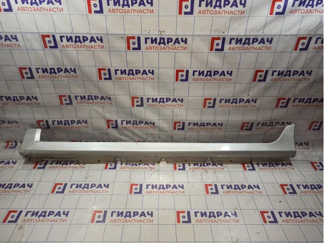 Накладка на порог (наружная) левая Hyundai I30 (FD) 87751-2R600