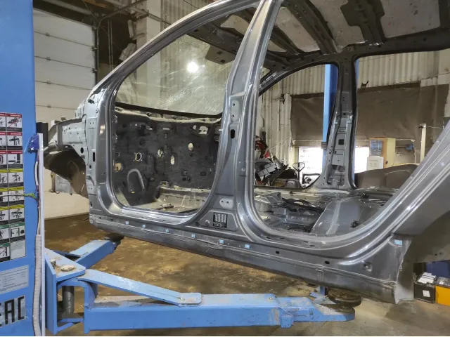 Порог со стойкой левый Hyundai ix 35 .