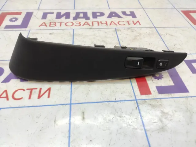 Кнопка стеклоподъемника задняя правая Hyundai ix 35 935802S6109P. С кнопкой обогрева.