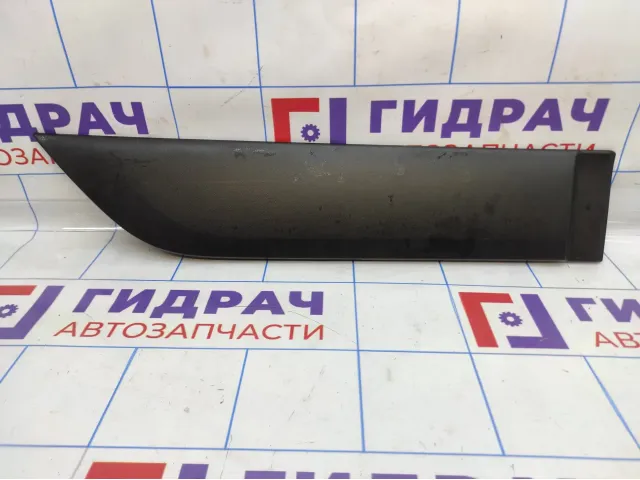 Накладка двери задней правой Hyundai ix 35 87734-2S000. Царапины.