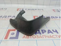 Брызговик передний правый Hyundai ix 35 86832-2S000. Царапины.