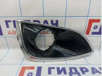 Решетка в бампер левая Hyundai ix 35 86585-2Y000. Дефект хрома.