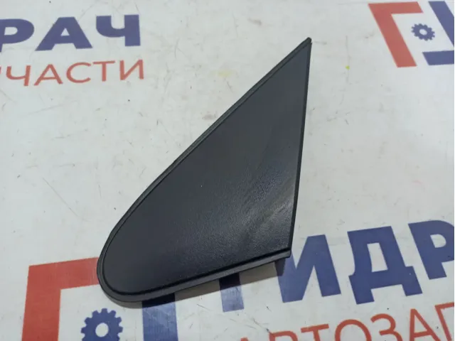 Накладка зеркала левого Hyundai ix 35 86180-2S000. Сломано крепление.Наружная.