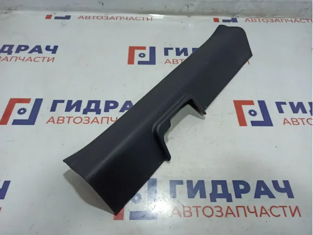 Накладка порога переднего левого внутренняя Hyundai ix 35 858712Y0009P. Сломано крепление.