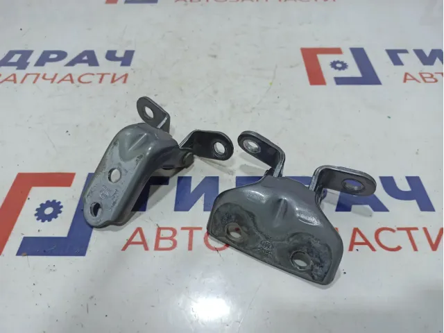 Петли двери задней правой Hyundai ix 35 . Комплект.