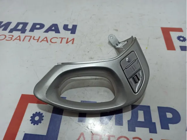 Кнопка многофункциональная Hyundai ix 35 96700-2S700. В рулевое колесо.Потертости.