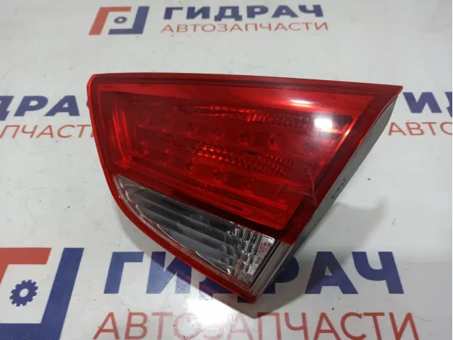 Фонарь задний внутренний правый Hyundai ix 35 92406-2Y000. Трещина на стекле.