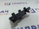 Кнопка обогрева сидений Hyundai ix 35 933102S000TAN.
