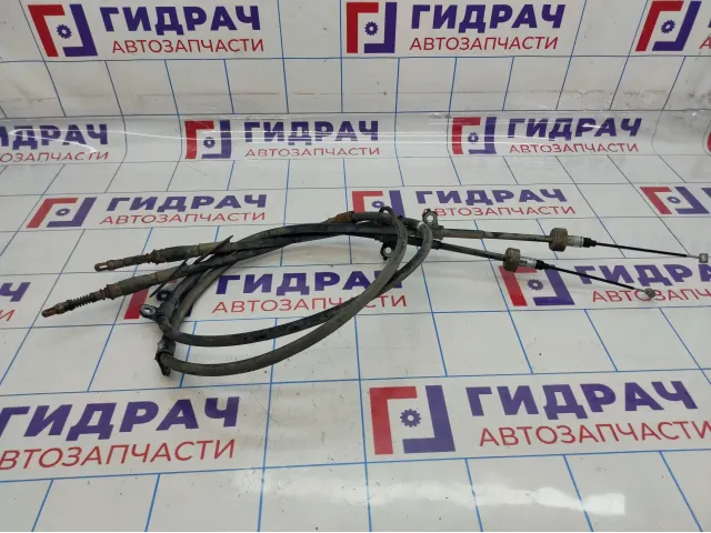 Трос стояночного тормоза Hyundai ix35 1