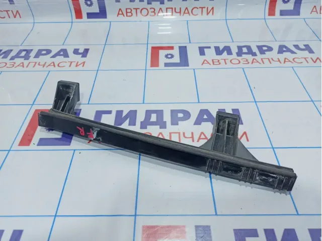 Направляющая стекла двери переднего правого Hyundai ix35 182560-2S000