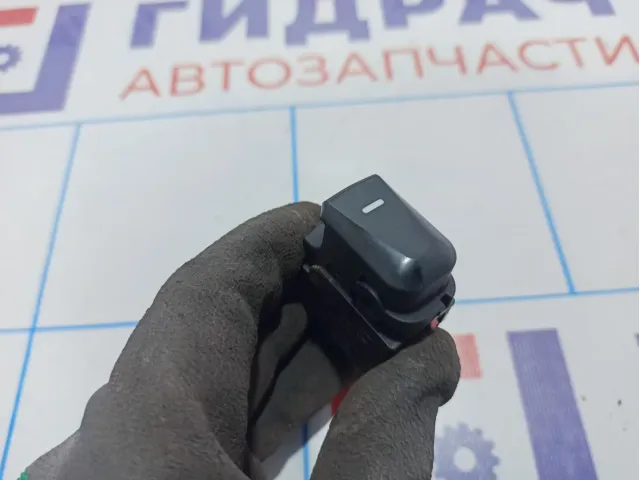 Кнопка стеклоподъемника переднего правого Hyundai ix35 1935752S0109P