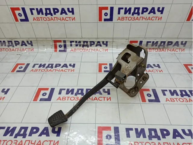 Педаль тормоза Hyundai Matrix 3281017000