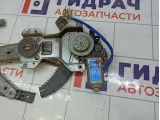 Стеклоподъемник электрический передний правый Hyundai Matrix 8240417010