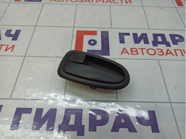 Ручка двери внутренняя левая Hyundai Matrix 8261017010