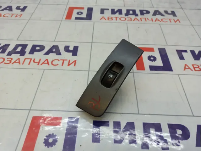 Кнопка стеклоподъемника заднего левого Hyundai Matrix