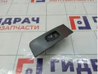 Кнопка стеклоподъемника заднего правого Hyundai Matrix