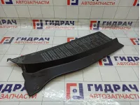 Решетка под лобовое стекло (Жабо) правая Hyundai Matrix 8616017001