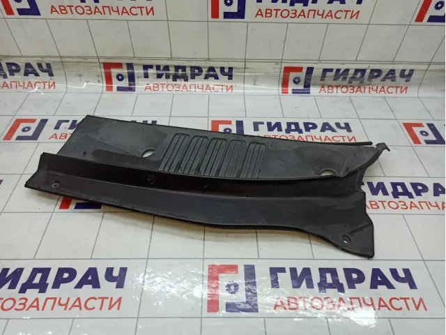 Решетка под лобовое стекло (Жабо) левая Hyundai Matrix 8615017001