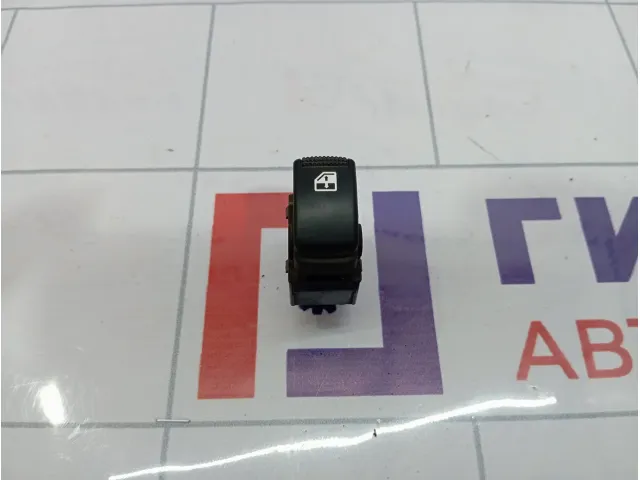 Кнопка стеклоподъемника Hyundai Matrix (FC) 93580170004X