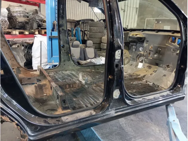 Порог со стойкой правый Hyundai Matrix (FC)