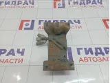 Кронштейн усилителя заднего бампера правый Hyundai Matrix (FC) 86642-17010