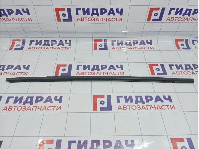 Накладка стекла переднего правого Hyundai Matrix (FC) 82220-17000