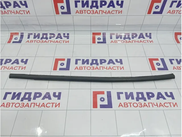 Накладка стекла заднего левого Hyundai Matrix (FC) 83210-17001