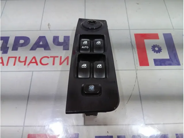 Блок управления стеклоподъемниками Hyundai Matrix 9357017100