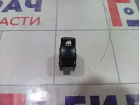 Кнопка стеклоподъемника Hyundai Matrix 9358017500