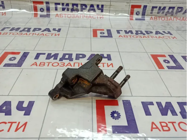 Кронштейн двигателя правый Hyundai Matrix 2167026005