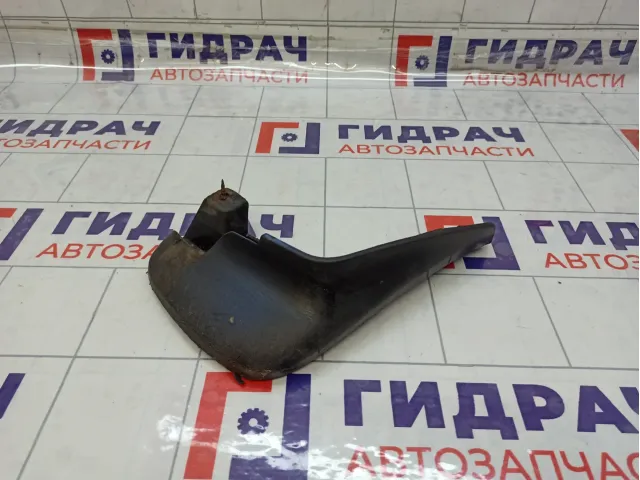 Брызговик передний правый Hyundai Matrix 8683210000