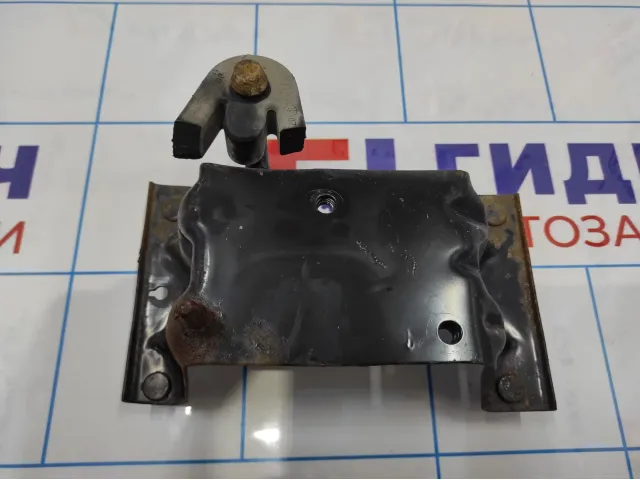 Кронштейн усилителя заднего бампера правый Hyundai Matrix (FC) 86642-17010