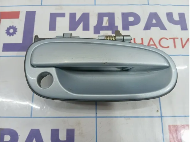 Ручка двери передней наружная правая Hyundai Matrix (FC) 8266017000