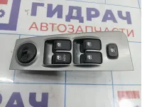 Блок управления стеклоподъемниками Hyundai Matrix (FC) 9357017100