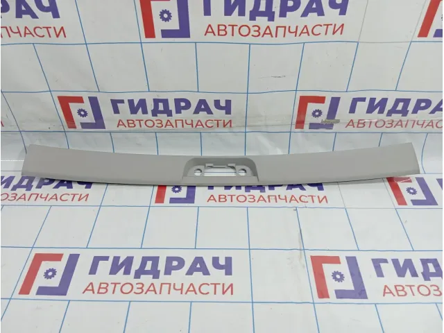 Обшивка двери багажника Hyundai Matrix (FC) 8176017010