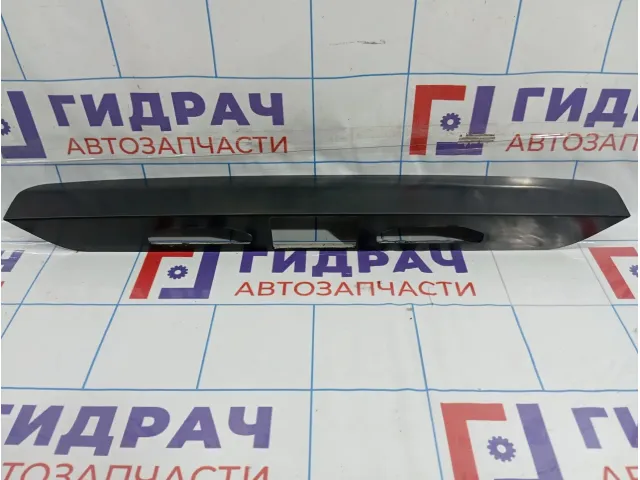 Накладка двери багажника Hyundai Matrix (FC) 8731117000 8731017000