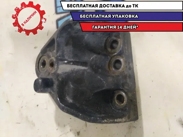 Кронштейн подушки двигателя правой Hyundai Santa Fe 09