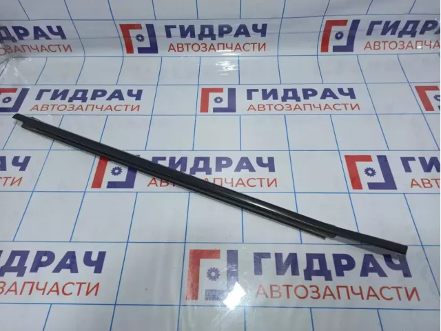 Накладка стекла переднего левого Hyundai Santa Fe (CM) 82210-2B000